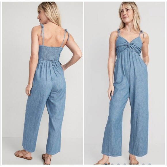 Old Navy Pants - Old Navy Denim Cami Chambray Jumpsuit Sz M | Retro Twist Front Wide Leg Pockets